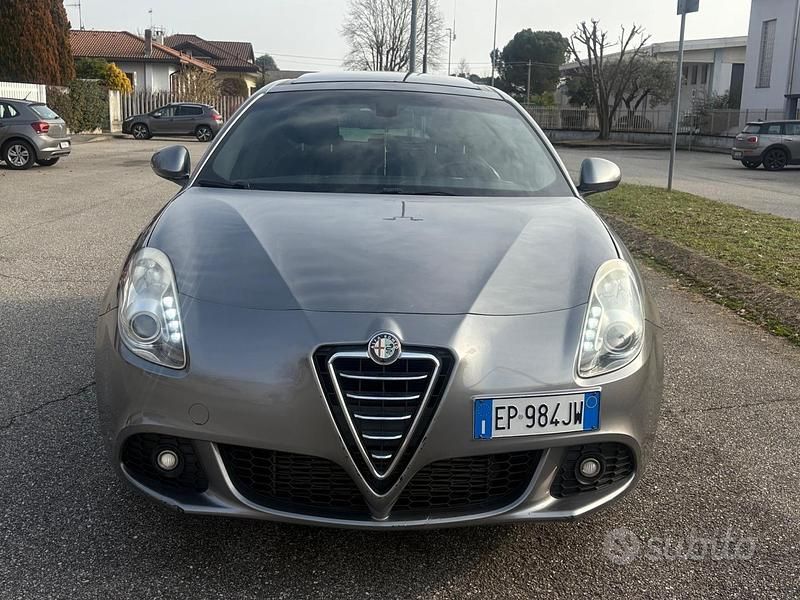 Usata Alfa Romeo Giulietta 170 CV (125 kW) 2013 Grigio Berlina