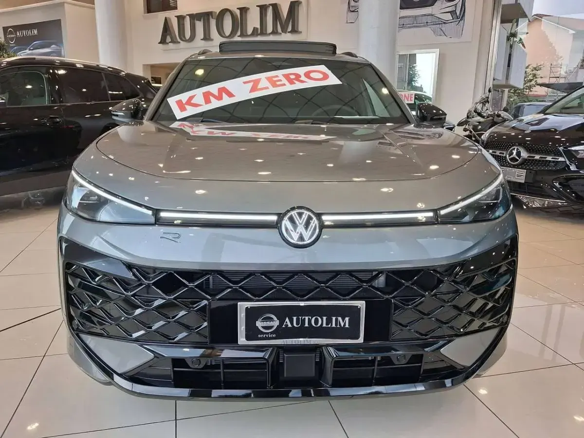 Nuova VW T-Roc R-line 150 CV (110 kW) 2026 Wolf grey SUV