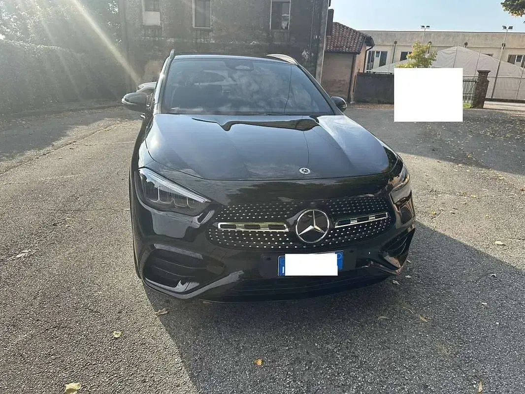 Usata Mercedes GLA180 Advanced Plus 116 CV (85 kW) 2023 Nero SUV