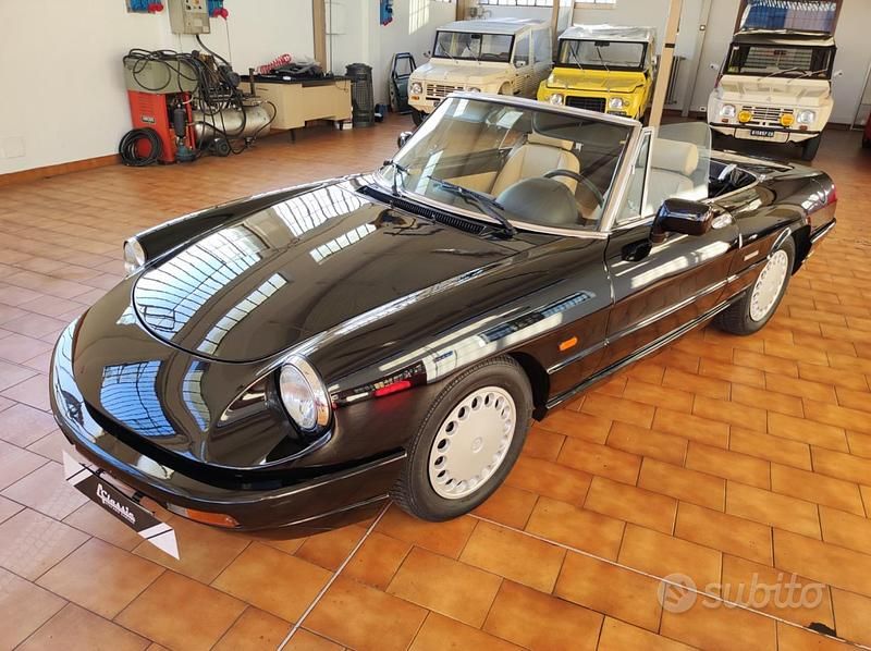 Usata Alfa Romeo Spider 106 CV (77 kW) 1990 Nero Cabrio