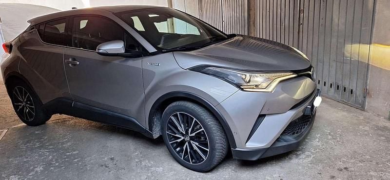 Usata Toyota C-HR Lounge 98 CV (72 kW) 2018 SUV