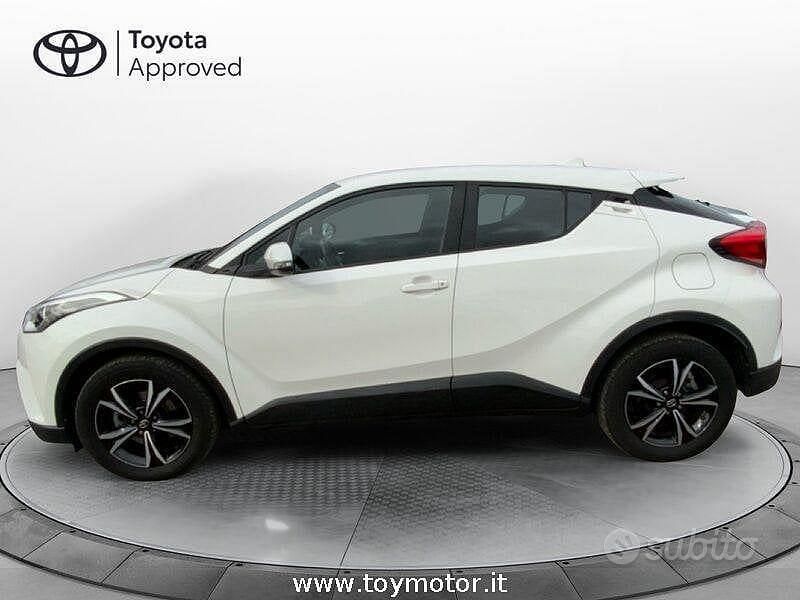 Usata Toyota C-HR Active 116 CV (85 kW) 2016 Bianco SUV