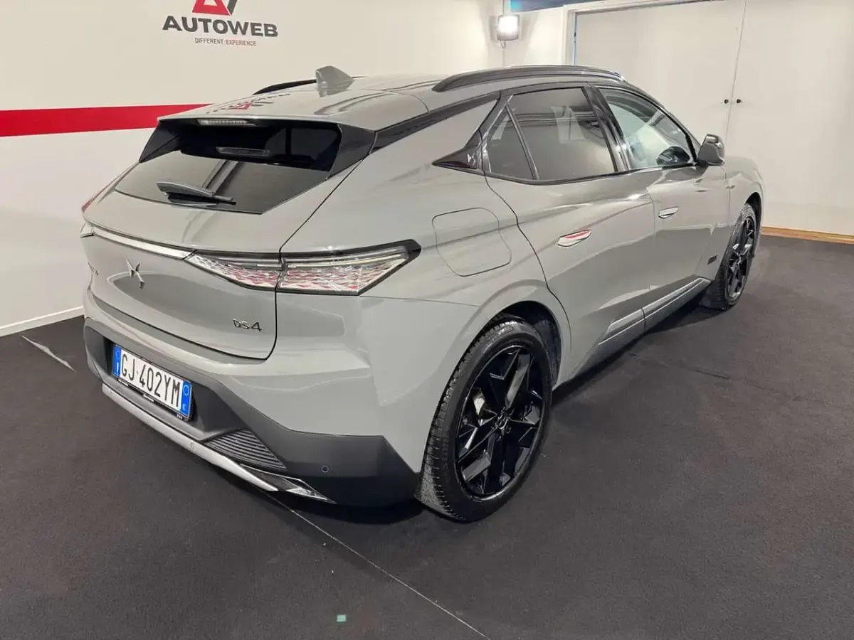Usata DS Automobiles DS4 Crossback Trocadero 179 CV (131 kW) 2022 Grigio SUV