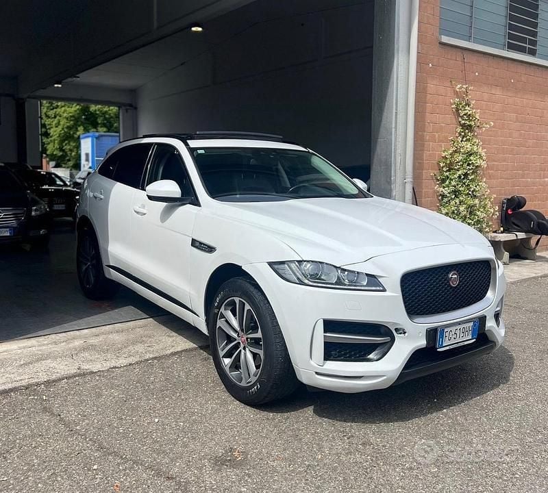 Usata Jaguar F-Pace Portfolio 180 CV (132 kW) 2016 Bianco SUV
