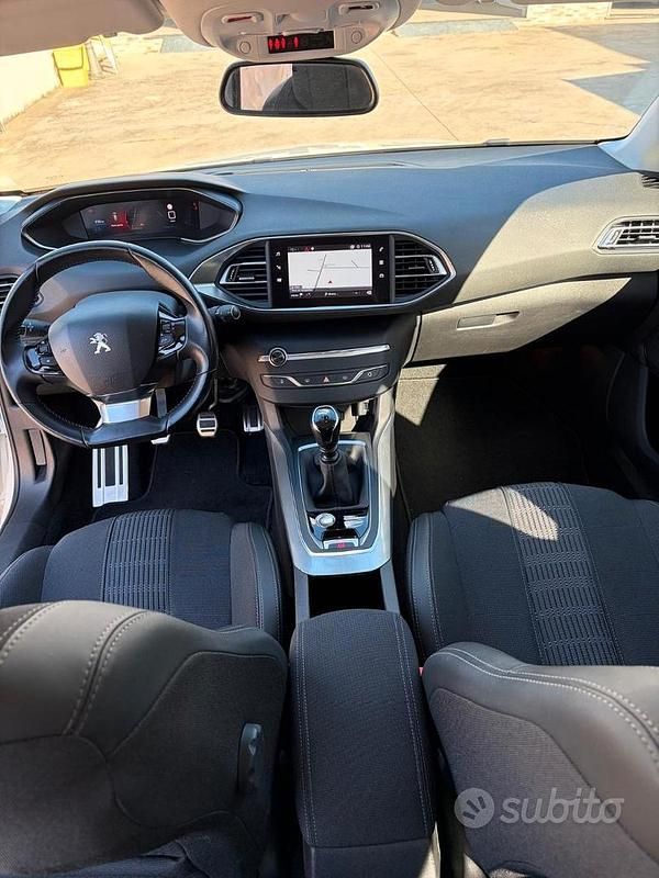 Usata Peugeot 308 SW Allure 130 CV (95 kW) 2021 Bianco Station wagon