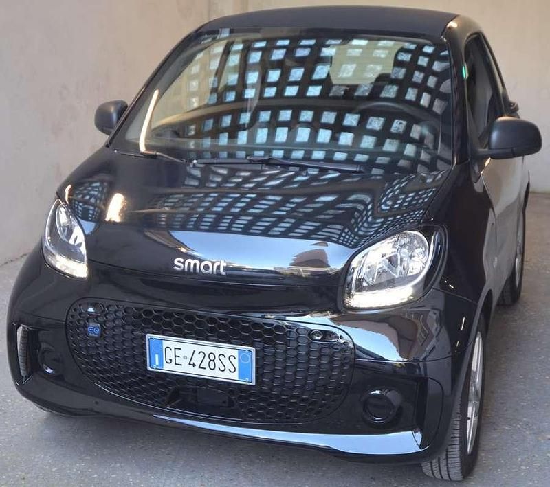Usata Smart ForTwo Coupé Prime 41 kW (56 CV) 2021 Nero Utilitaria