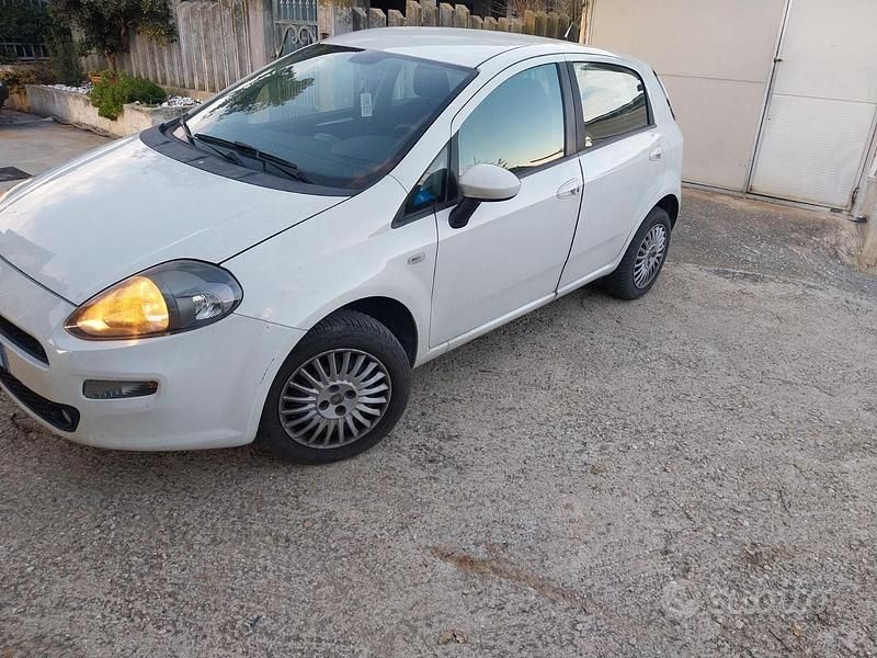 Usata Fiat Grande Punto 2012 Utilitaria