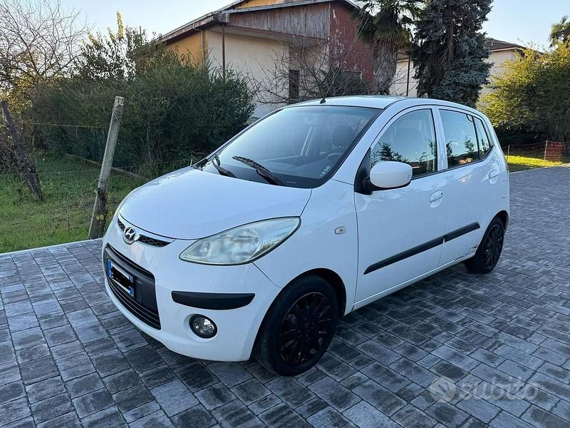 Bianco Usata 2009 Hyundai i10 Due volumi | 2500 € - Immagine 1/4