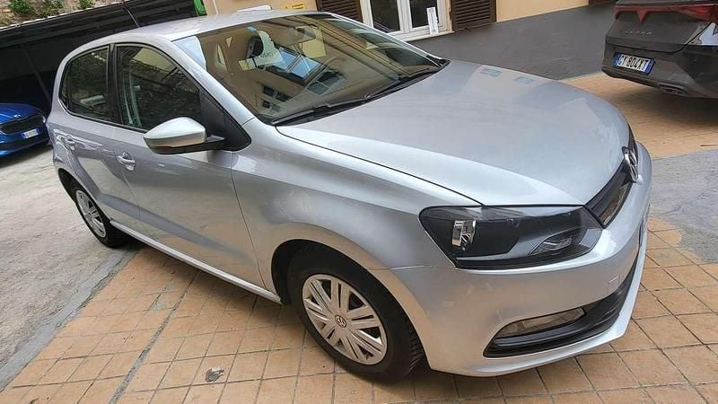Usata VW Polo Trendline 60 CV (44 kW) 2015 Argento Berlina