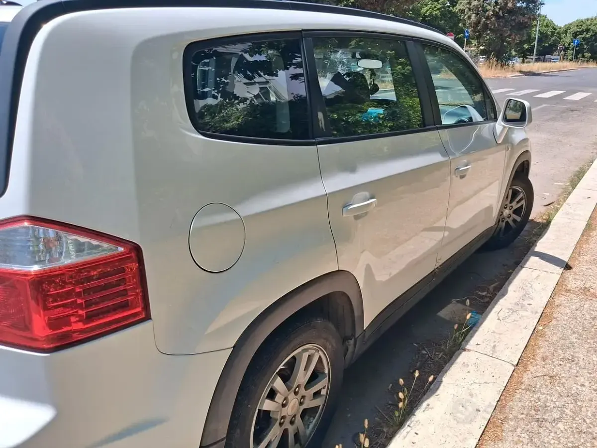 Usata Chevrolet Orlando 141 CV (103 kW) 2011 Bianco Monovolume