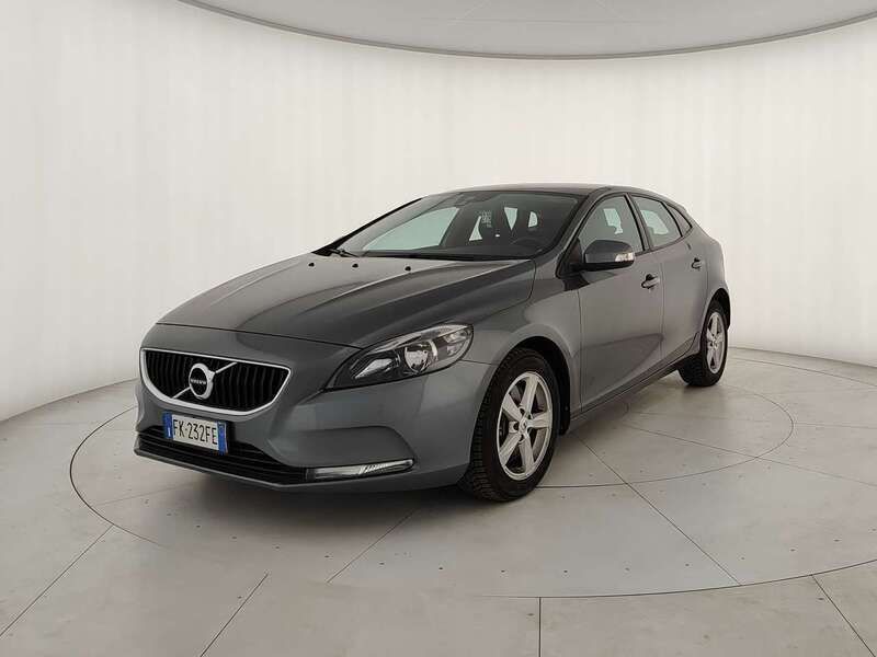Usata Volvo V40 Business Edition 120 CV (88 kW) 2017 Grigio Station wagon