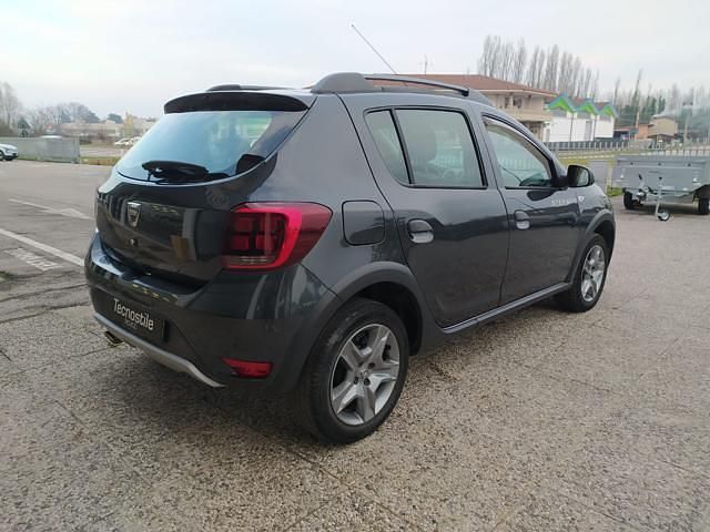 Usata Dacia Sandero Comfort 95 CV (69 kW) 2019 Grigio