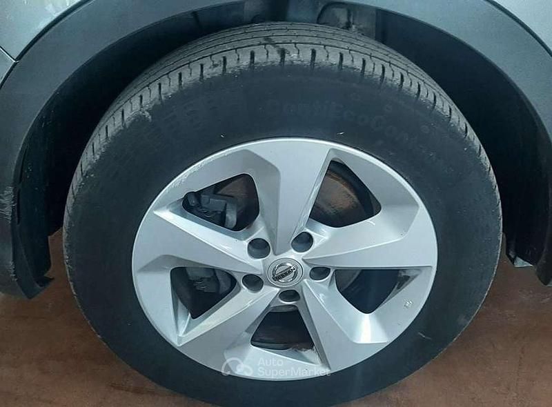 Usata Nissan Qashqai 116 CV (85 kW) 2020 Grigio chiaro metall SUV