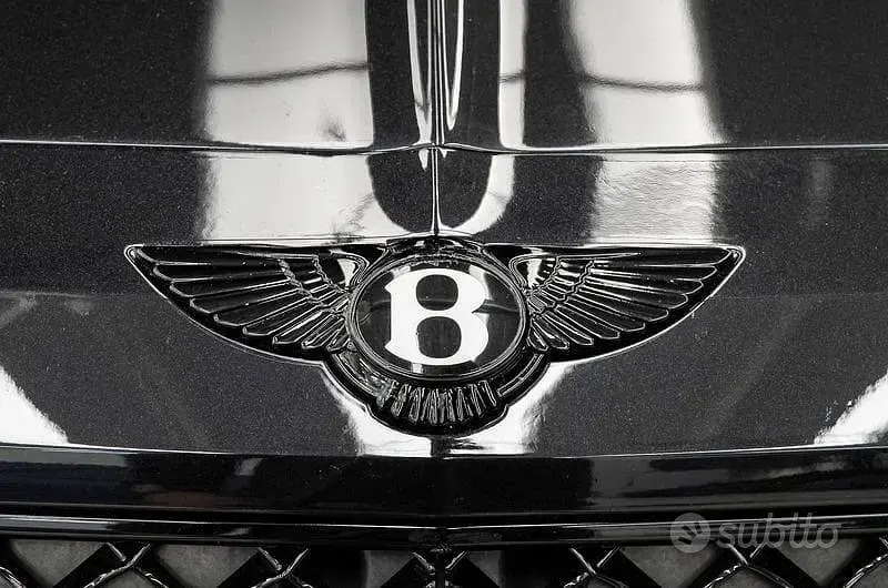 Usata Bentley Bentayga 608 CV (447 kW) 2016 Nero SUV