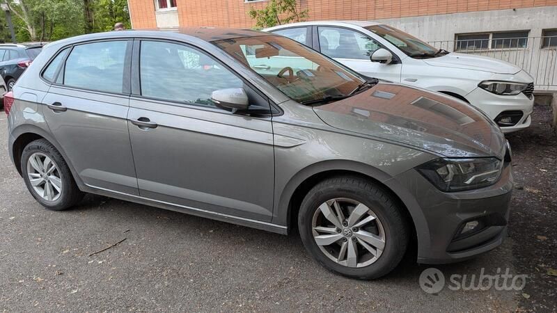 Usata VW Polo 95 CV (69 kW) 2018 Grigio Utilitaria