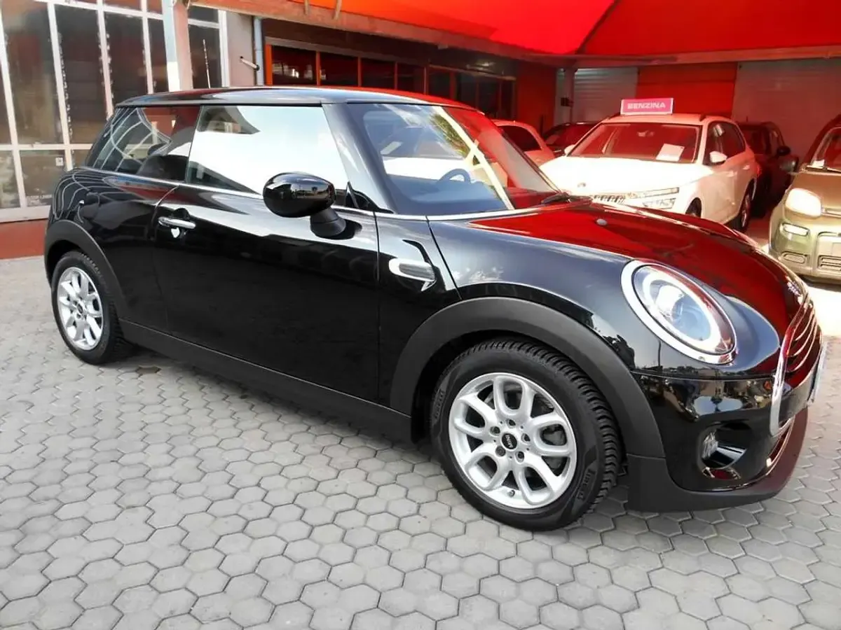 Usata Mini Cooper Hype 136 CV (100 kW) 2020 Nero Utilitaria