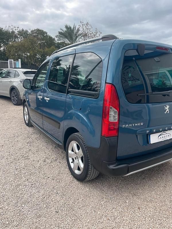 Usata Peugeot Partner Tepee Outdoor 114 CV (83 kW) 2012 Blu Monovolume