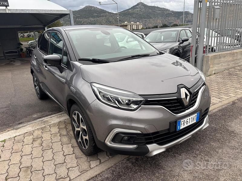 Usata Renault Captur 110 CV (80 kW) 2018 Grigio SUV
