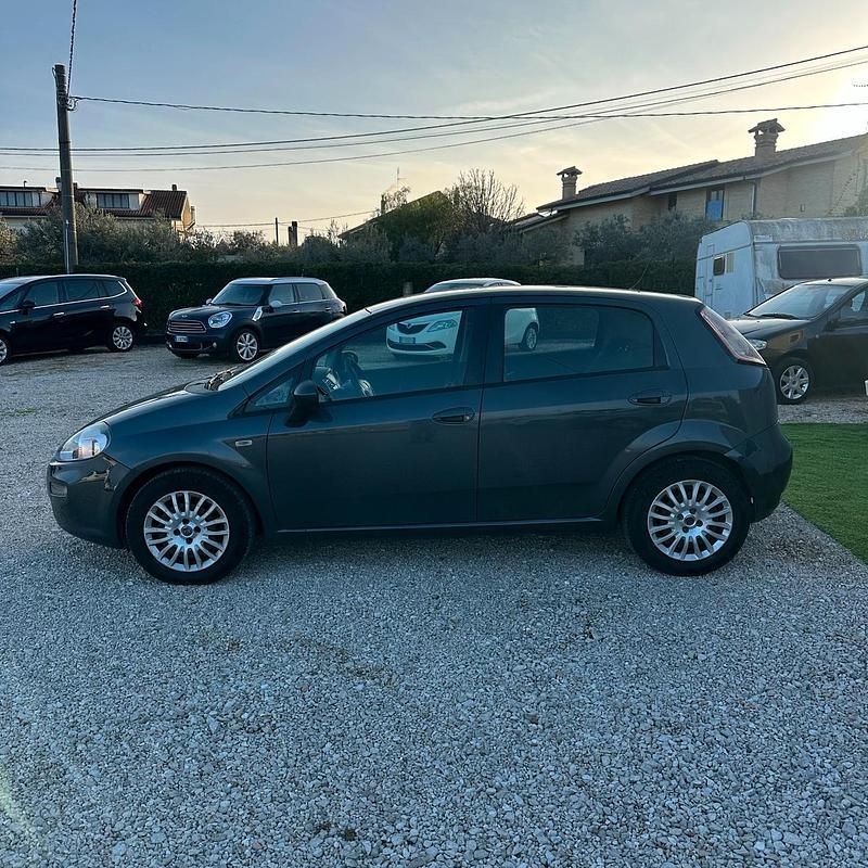 Usata Fiat Punto Lounge 85 CV (62 kW) 2013 Grigio Berlina