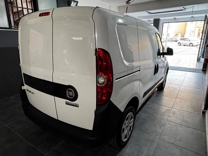 Usata Fiat Doblò Lounge 95 CV (69 kW) 2019 Bianco Monovolume