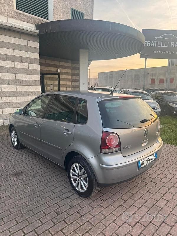 Usata VW Polo Comfortline 70 CV (51 kW) 2008 Grigio Berlina