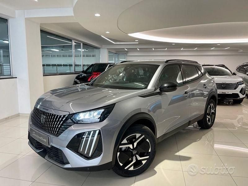 Usata Peugeot 2008 Allure 130 CV (95 kW) 2024 Vari colori SUV