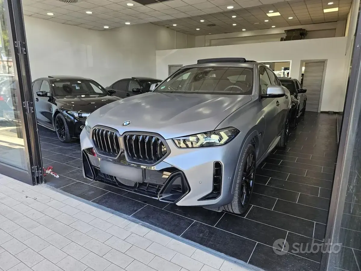 Usata BMW X6 M Sport 298 CV (219 kW) 2025 Frozen grey SUV