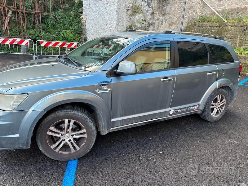 Usata Dodge Journey 140 CV (102 kW) 2009 Grigio SUV