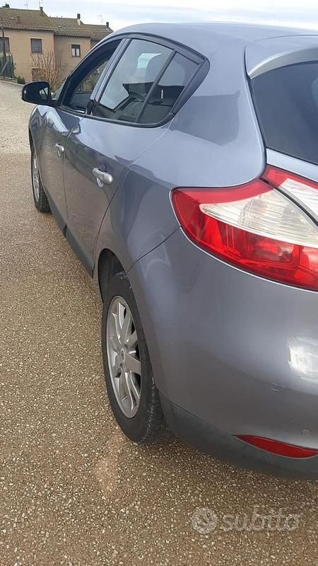 Usata Renault Mégane III 110 CV (80 kW) 2009 Grigio Berlina