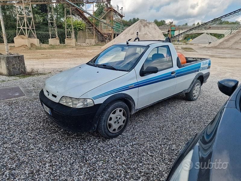 Usata 2006 Fiat Strada Pick-up | 3000 € (Buon prezzo) - Immagine 1/4