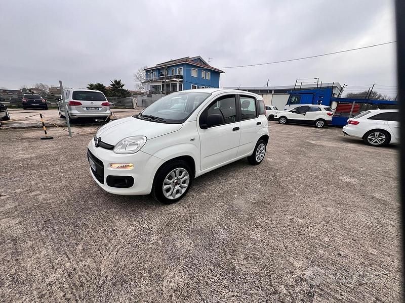 Usata Fiat Panda Lounge 80 CV (58 kW) 2015 Bianco Utilitaria