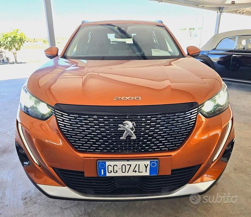 Usata Peugeot 2008 GT 131 CV (96 kW) 2021 Arancione SUV