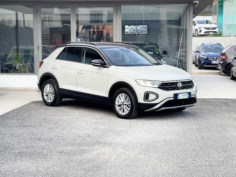 Usata VW T-Roc 116 CV (85 kW) 2022 Beige SUV