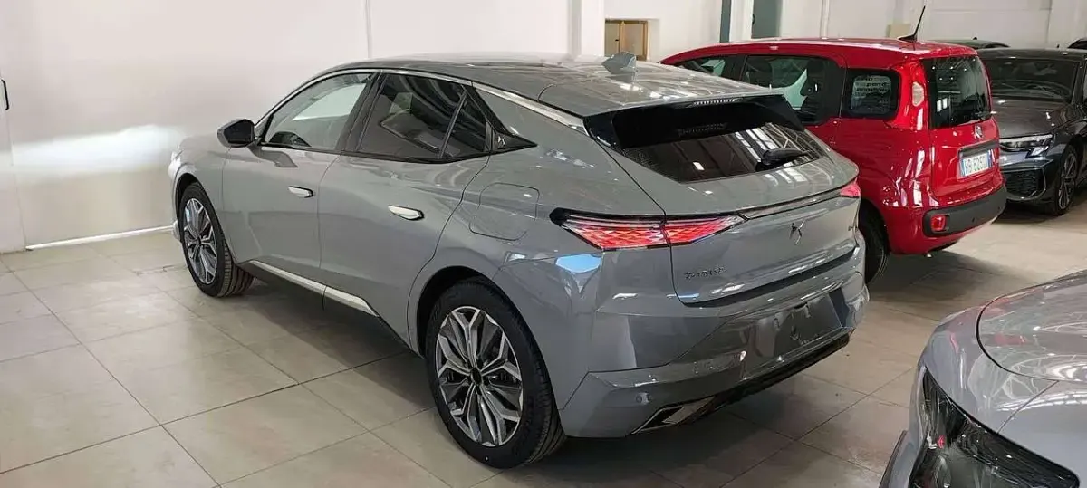 Nuova DS Automobiles DS4 Trocadero 224 CV (164 kW) 2025 Grigio premiere SUV