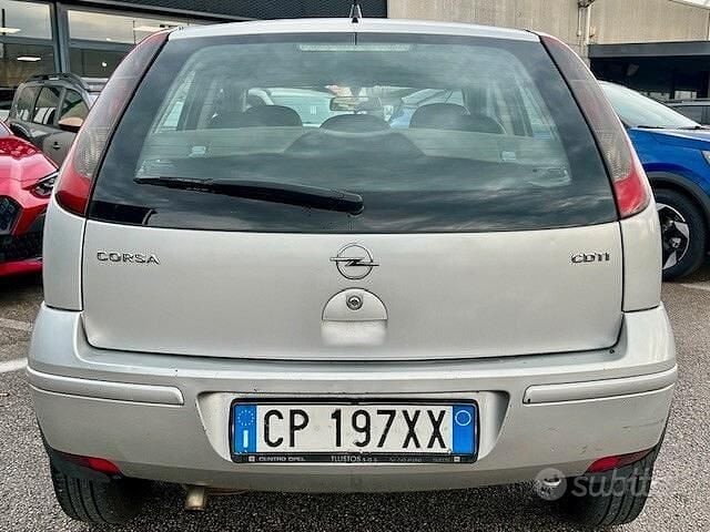 Usata Opel Corsa 69 CV (50 kW) 2004 Grigio Utilitaria