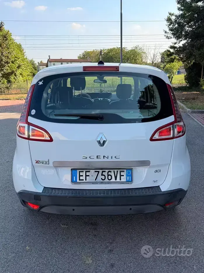 Usata Renault Scénic III 110 CV (80 kW) 2011 Bianco Monovolume