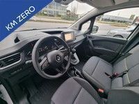 Usato 2023 Renault Kangoo Benzin 30 CV (23.360 €)