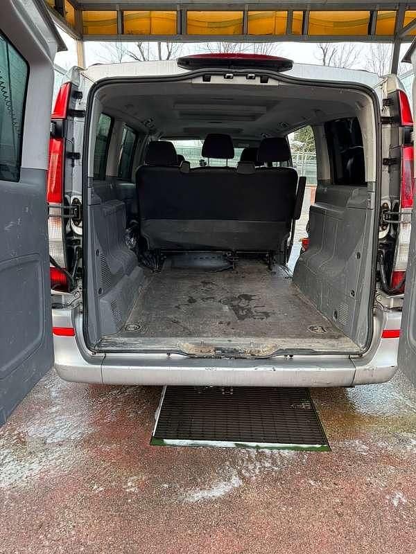 Usata Mercedes Vito 150 CV (110 kW) 2009 Grigio Furgone