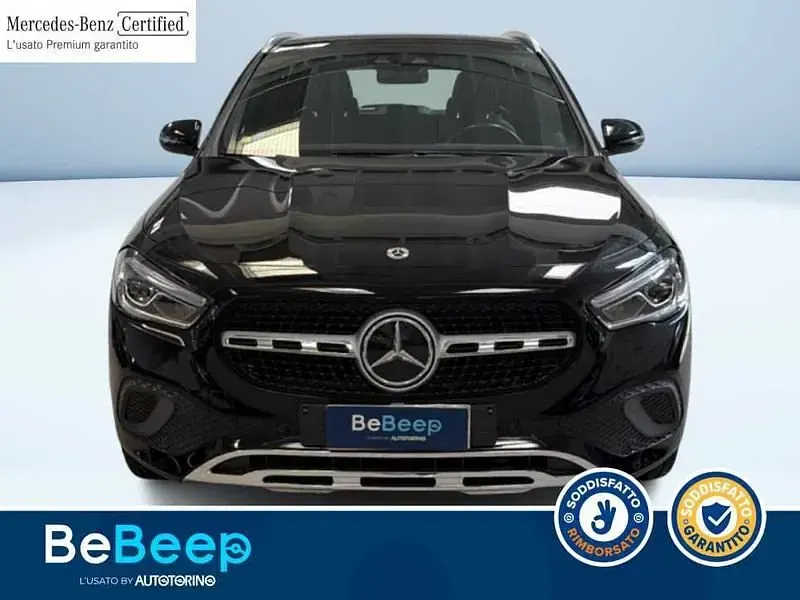 Usata Mercedes GLA200 150 CV (110 kW) 2020 Nero metallizzato SUV