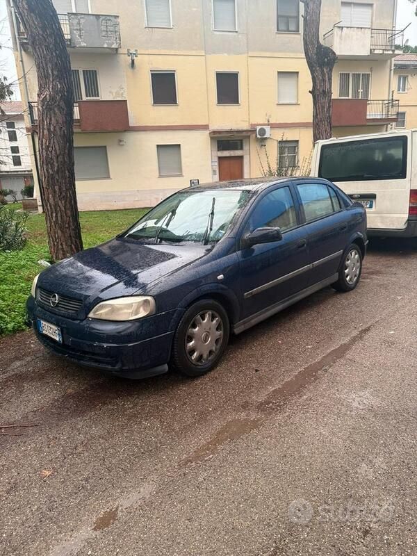 Blu Usata 2001 Opel Astra Tre volumi | 1200 € (Buon prezzo) - Immagine 1/4