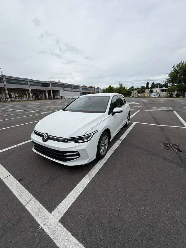 Usata VW Golf VIII Life 150 CV (110 kW) 2025 Bianco Berlina