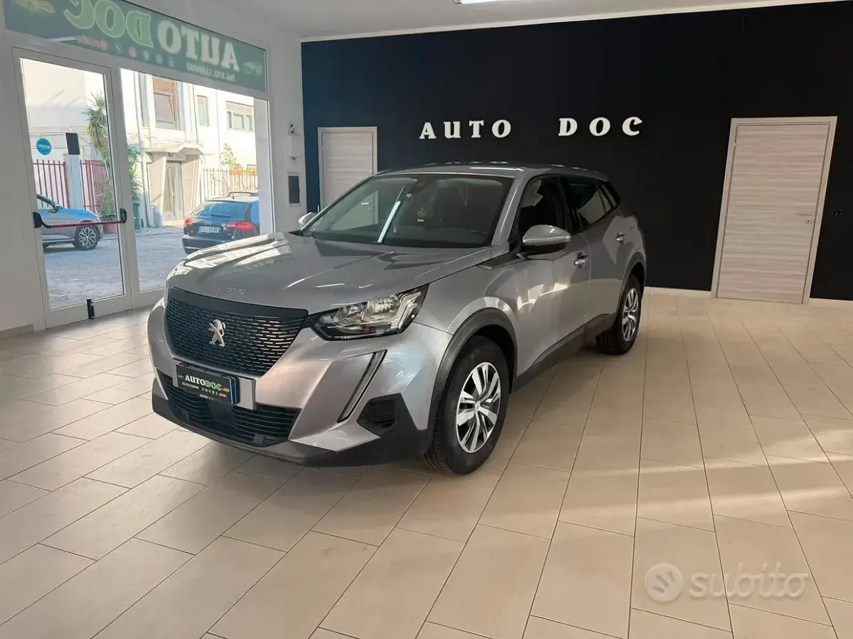 Usata Peugeot 2008 Active 110 CV (80 kW) 2021 Grigio SUV