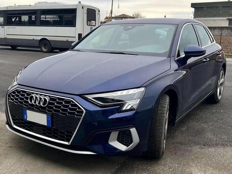 Usata Audi A3 116 CV (85 kW) 2022 Blu/azzurro Berlina