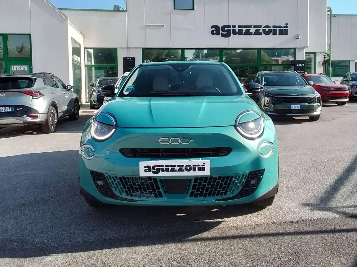 Usata Fiat 600 La Prima 136 CV (100 kW) 2025 Azzurro acqua SUV