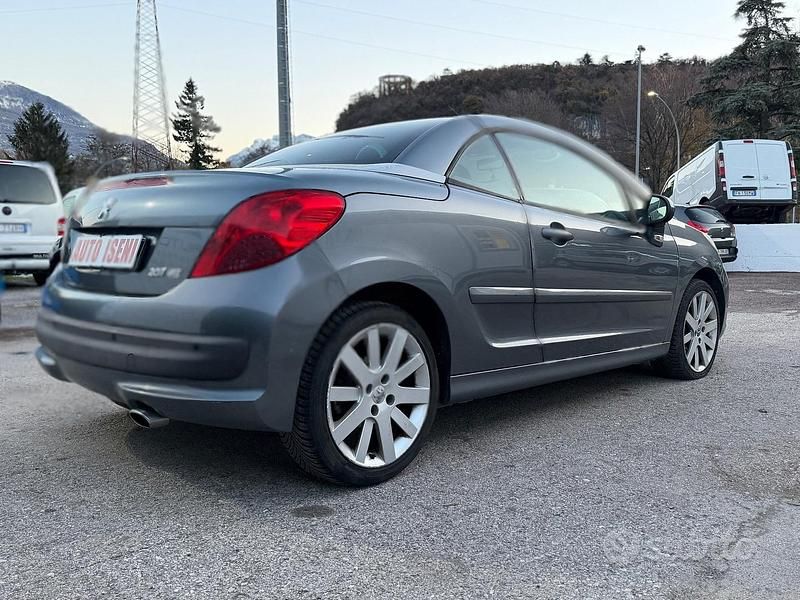 Usata Peugeot 207 CC 120 CV (88 kW) 2009 Verde Cabrio