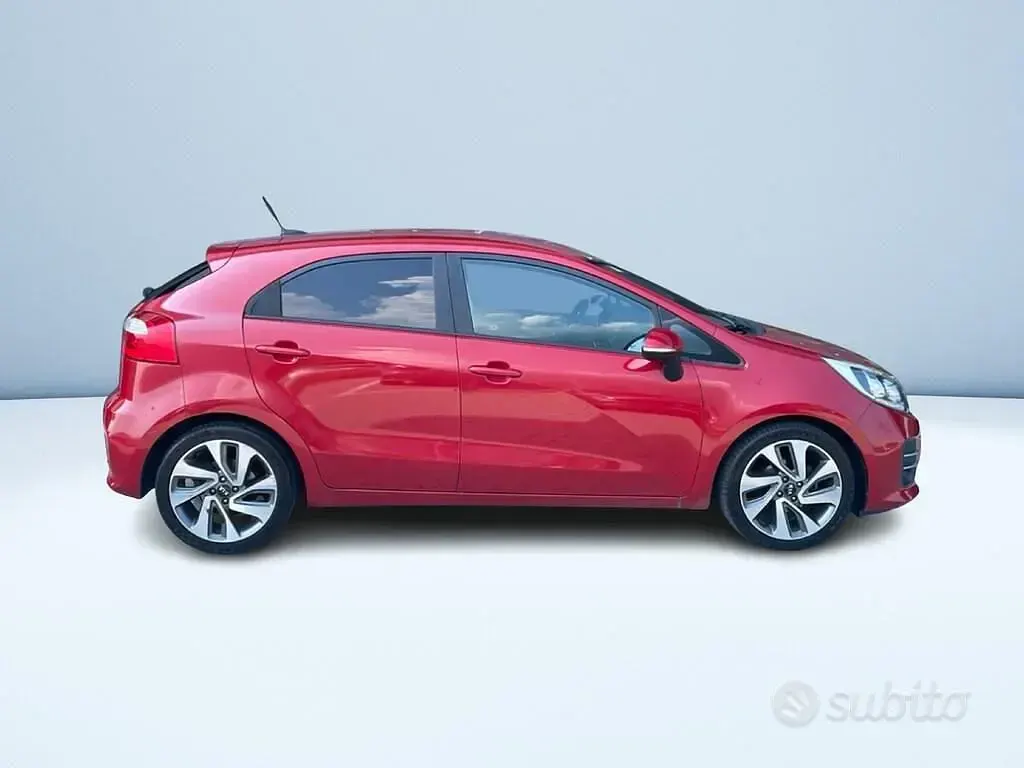 Usata Kia Rio 84 CV (61 kW) 2016 Rosso Utilitaria
