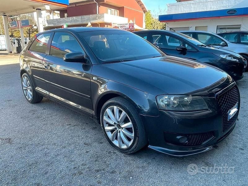 Usata Audi A3 105 CV (77 kW) 2004 Grigio Utilitaria