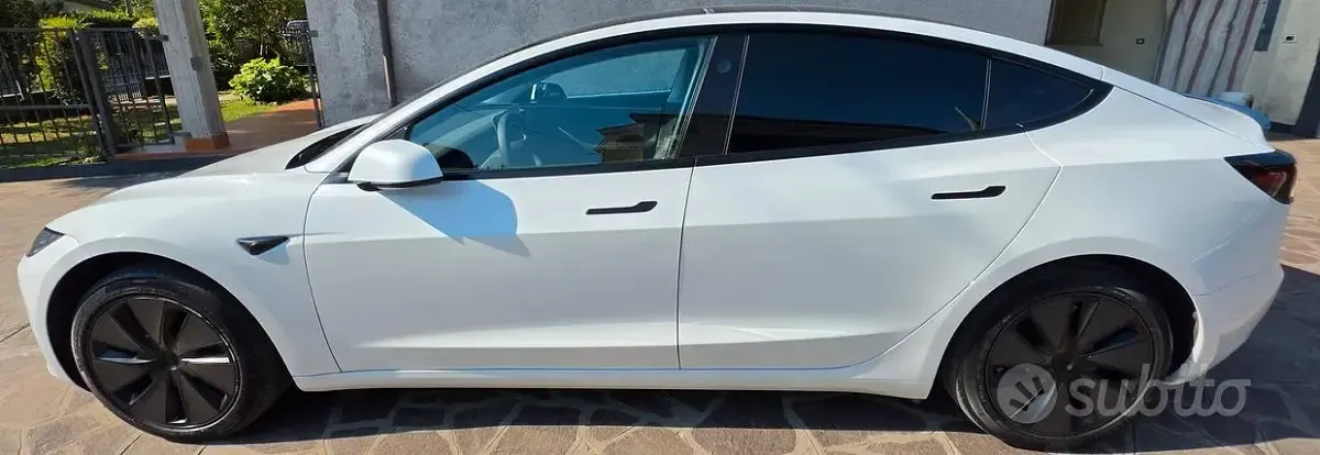Usata Tesla Model 3 88 kW (120 CV) 2023 Bianco Berlina