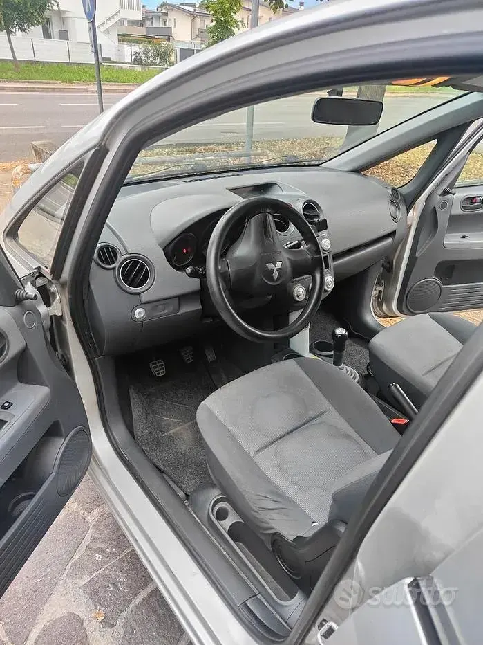 Usata Mitsubishi Colt 75 CV (55 kW) 2006 Berlina