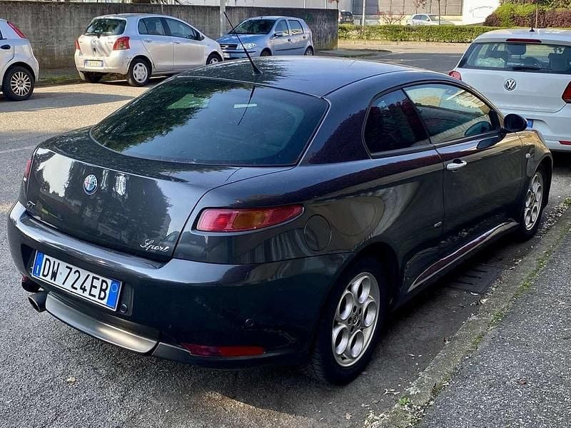 Usata Alfa Romeo GT 165 CV (121 kW) 2009 Coupé